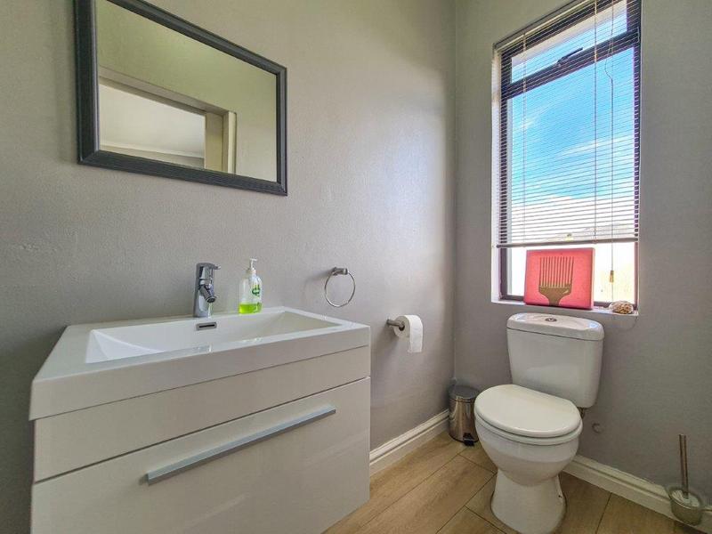 5 Bedroom Property for Sale in Hout Bay Western Cape